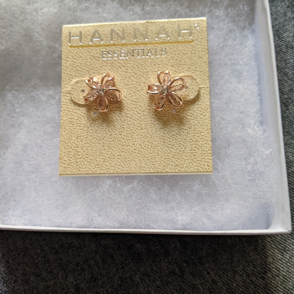 Rose Gold Tone Flower earrings
